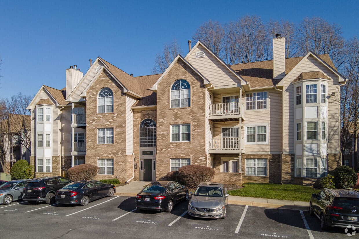 Lakepointe at Town Center Condominiums Apartments in Upper Marlboro