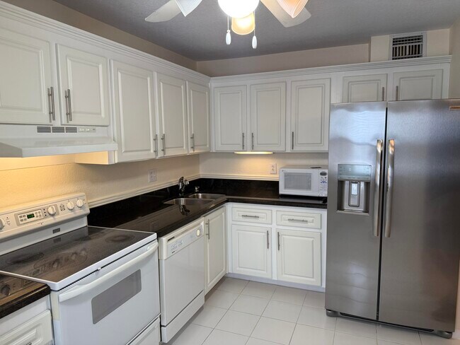 Foto del edificio - 3100 NE 48th St