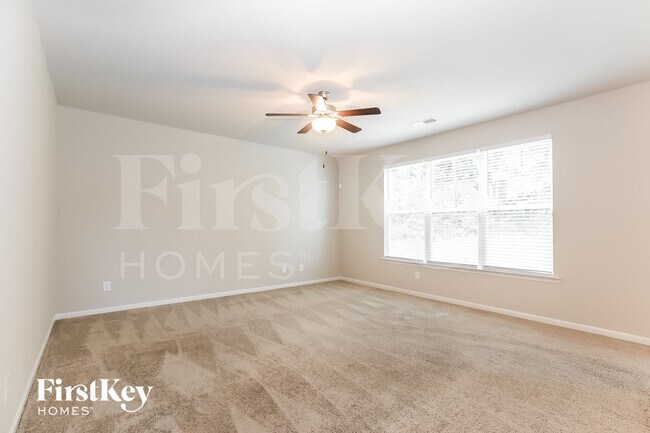 Building Photo - 220 Wellbrook Dr