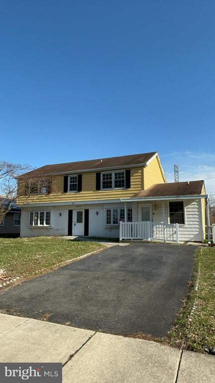 Primary Photo - 22 Mayapple Ln