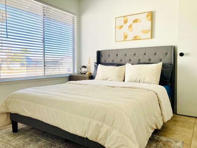 Foto del edificio - 3909 Montebello Ave