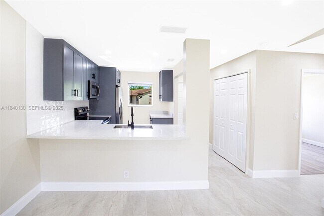 Foto del edificio - 9431 Boca Cove Cir