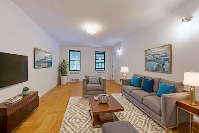 Foto principal - 2 bedroom in NEW YORK NY 10033