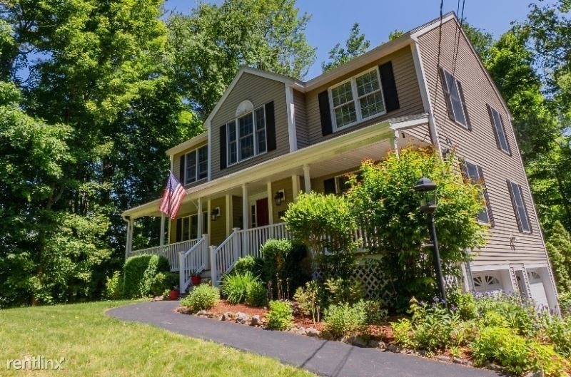 Primary Photo - 4 br, 2.5 bath House - 360 Island Pond Rd