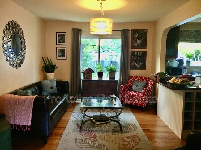 Foto del edificio - 1300 Elk Ave