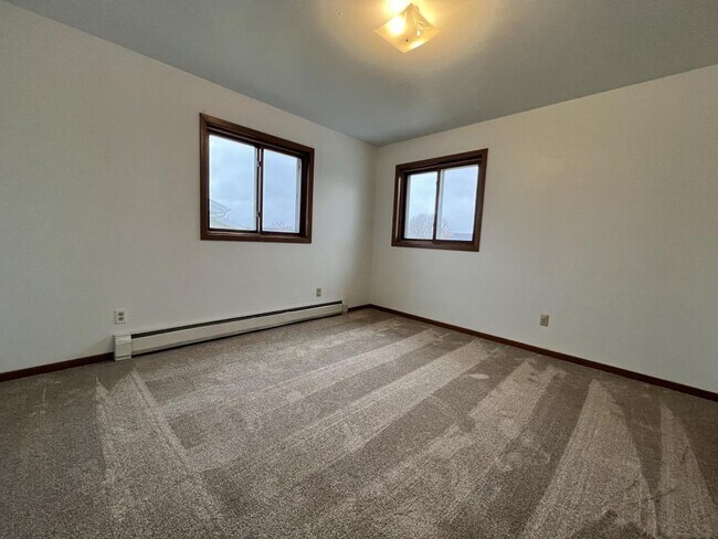 Foto del edificio - 282 Wintergreen Dr