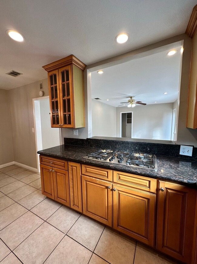 Building Photo - Los Alamitos 4 Bed House - 2 Car Gar - Pla...