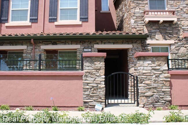 Building Photo - 4 br, 4 bath House - 3567 Central Pkwy