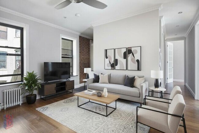 Building Photo - 326 E 100th St