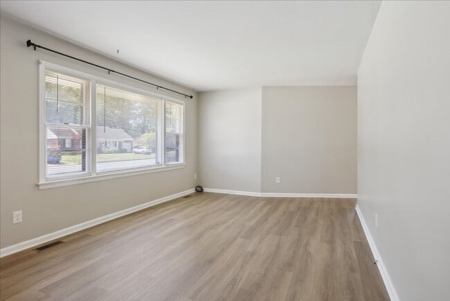 Building Photo - Big Bethel Heights - Hampton