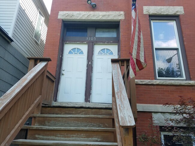Building Photo - 3105 N California Ave