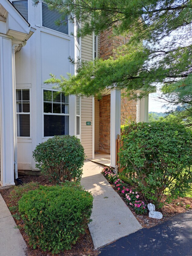 The Fairway at Southpointe - 1021 Eagle Pointe Dr