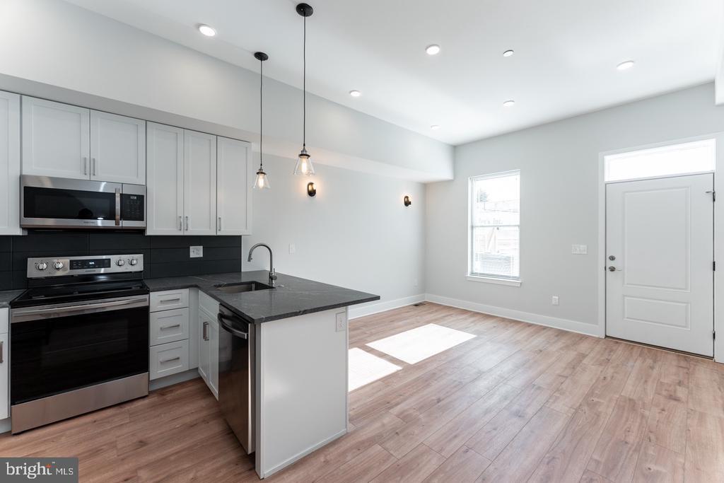 Foto principal - 2931 Salmon St