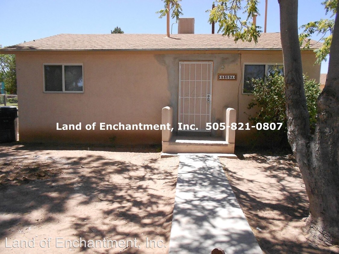 Primary Photo - 2 br, 1 bath Apartment - 5309 10th Ct. NW #A