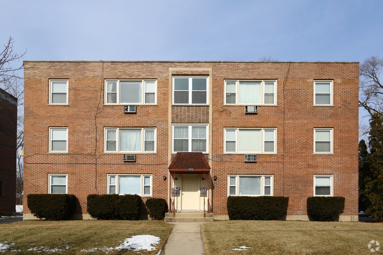 104 W Willow St, Lombard, IL 60148 Apartments in Lombard, IL