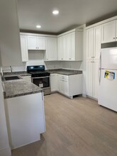 Building Photo - 557 Maple Ave