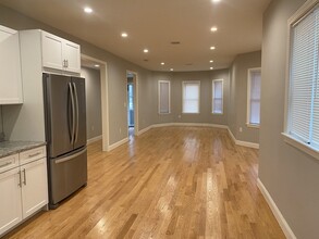 Building Photo - 226 Fellsway W