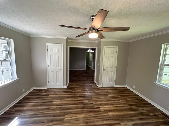 Building Photo - FOR LEASE- SINGLE FAMILY HOME IN MORRISON TN!