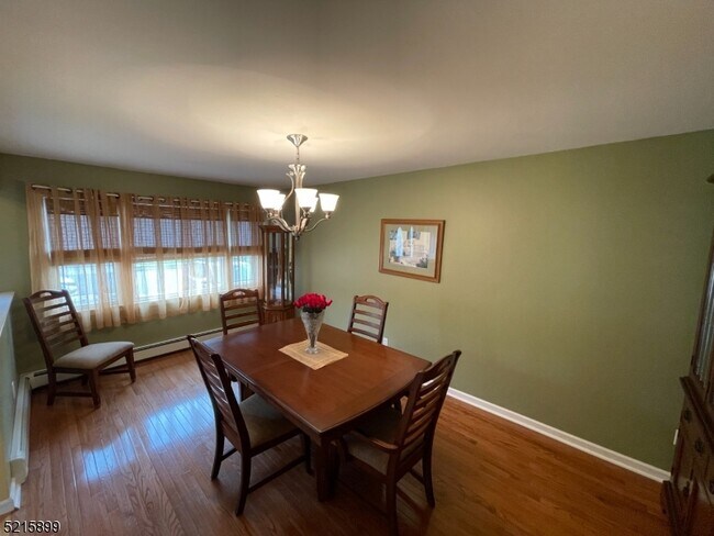 Building Photo - 42 Willow Way