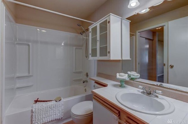 avaire apartment homes everett wa 98204