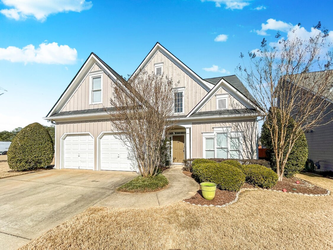 Primary Photo - Fabulous 4 BR/2.5 BA Traditional in Marietta!