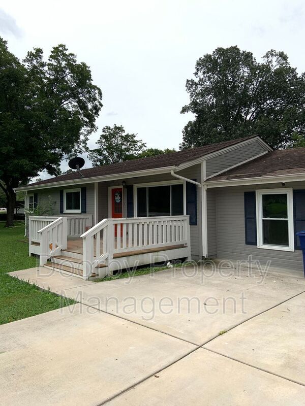 Building Photo - 7707 Canyon Dr