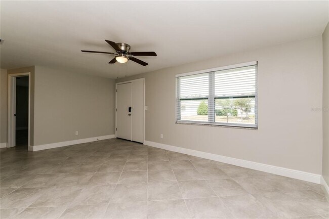 Foto del edificio - 3415 Rosefield Dr