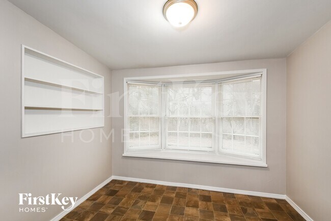 Foto del edificio - 9846 Rivermont Dr