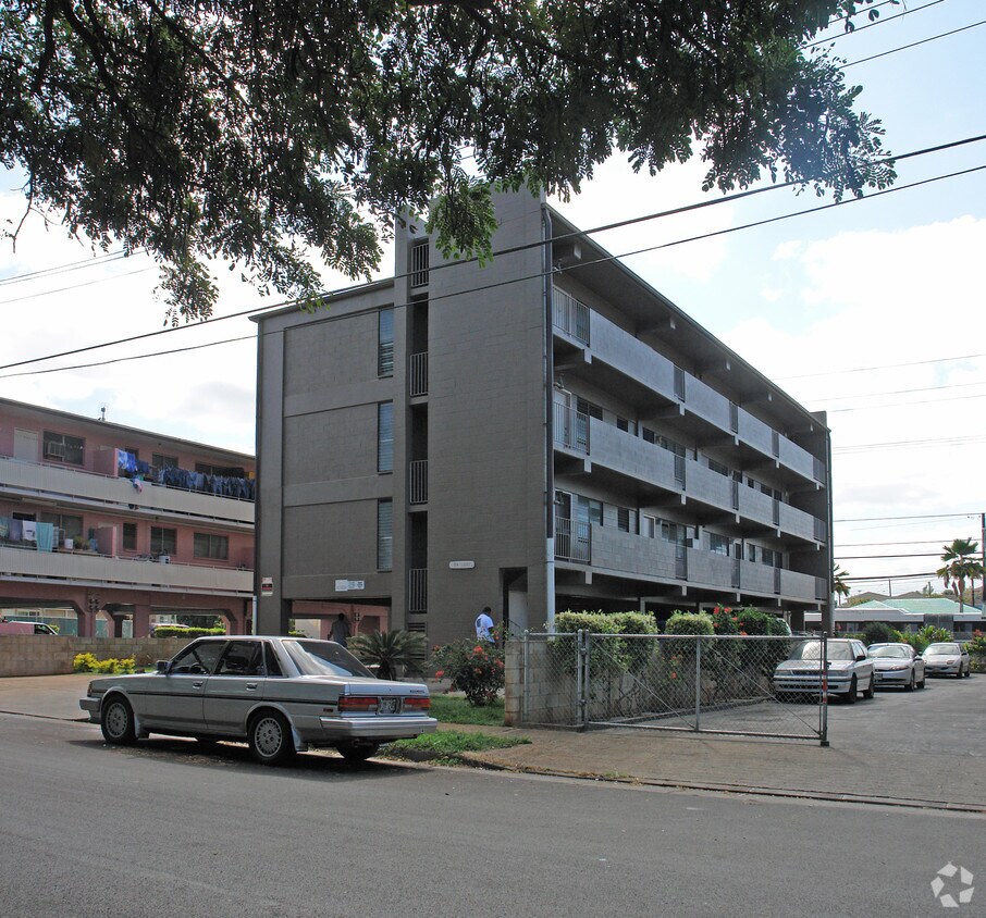 Building Photo - 94-1047 Kahuamoku St