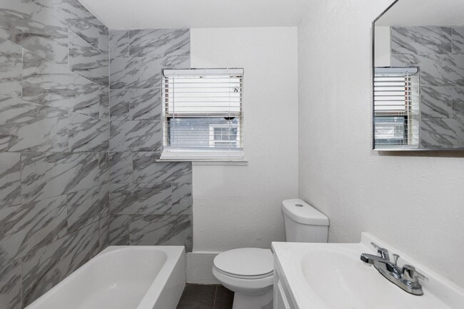 Foto del edificio - 4203 Hirsch Rd