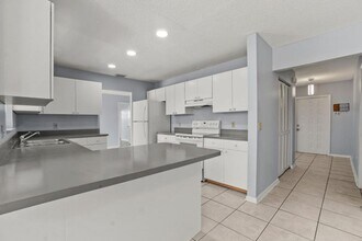Building Photo - 4128 Chestnut Ave