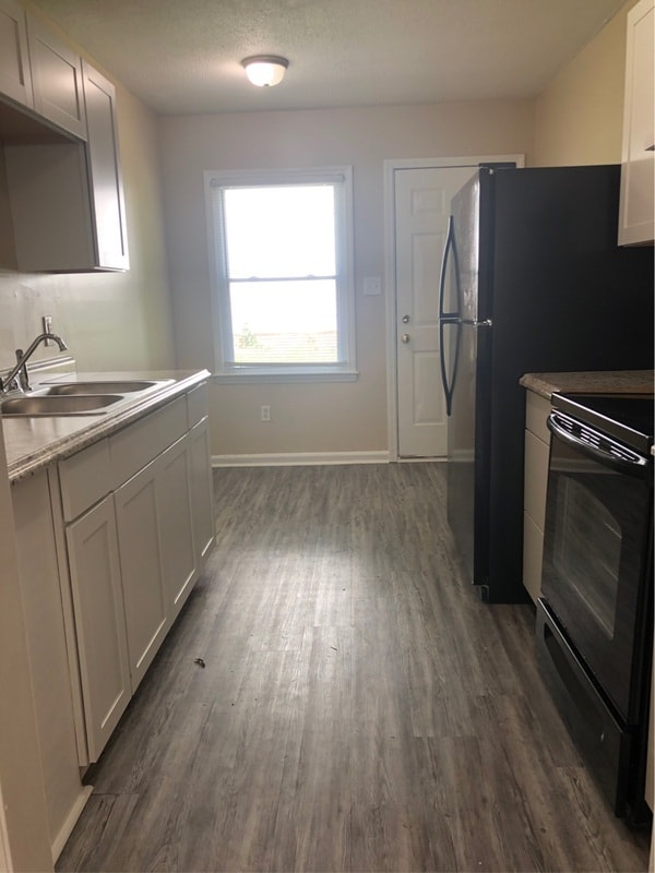 Building Photo - 135 Mellow Dr