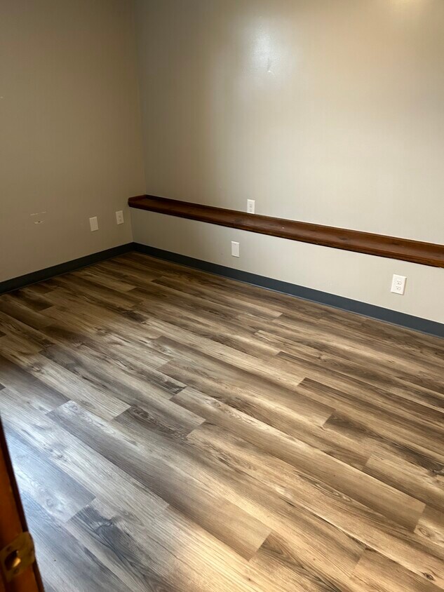 Foto principal - 210 W Poland Ave