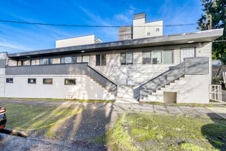 Building Photo - 4210 SW Hinds St