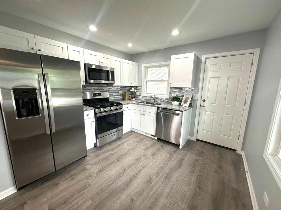 Foto principal - 423 S Westmore-Meyers Rd
