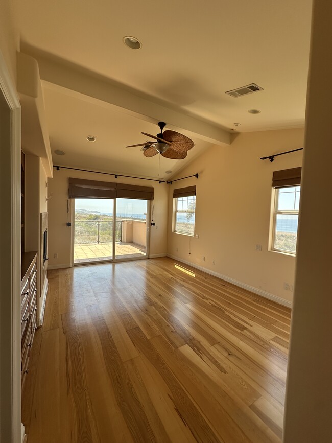Building Photo - 6462 Lunita Rd
