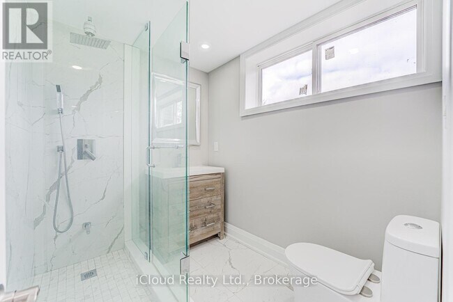 Photo du bâtiment - 22 Decarie Cir