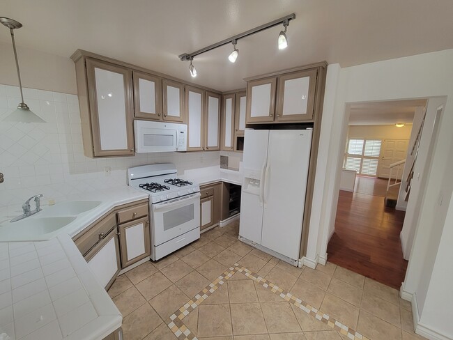 Building Photo - 22865 Del Valle St