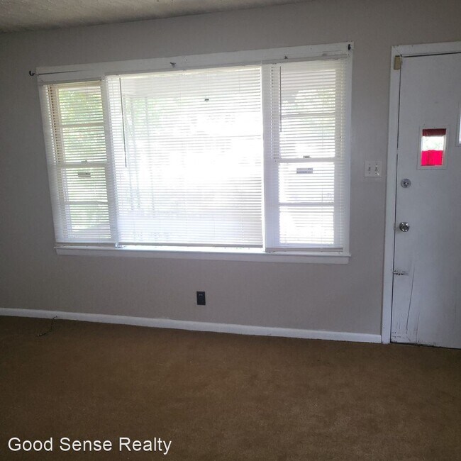 Building Photo - 3 br, 1 bath House - 264  Japonica Avenue