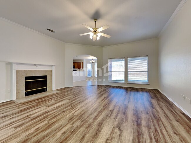 Building Photo - 333 Rock Hill Dr