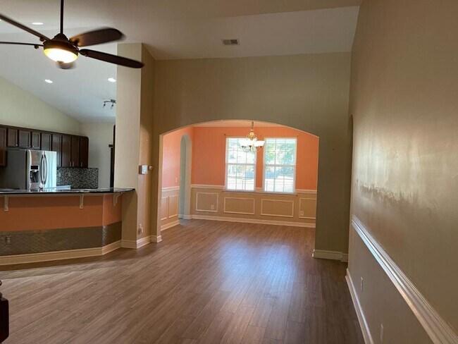 Building Photo - 158 Ridge Point Dr.