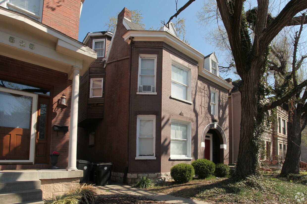 Primary Photo - 523 W Hill St