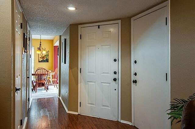 Photo - 600 Silverstone Ln House