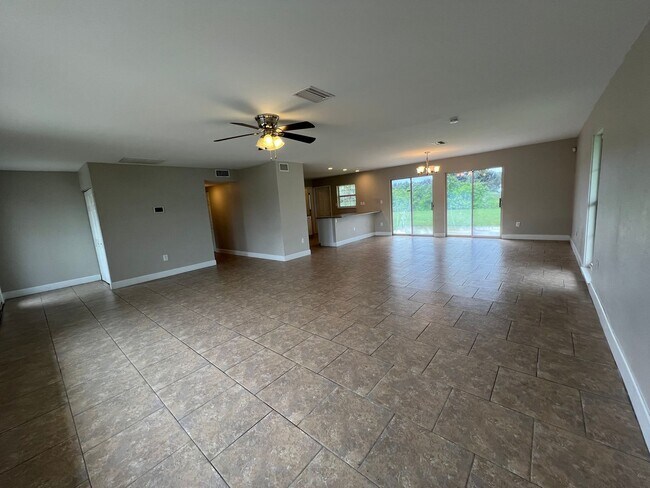 Foto del edificio - $1,825 ** AVAIL 6/7/25 ** 3 Bed / 2 Bath S...