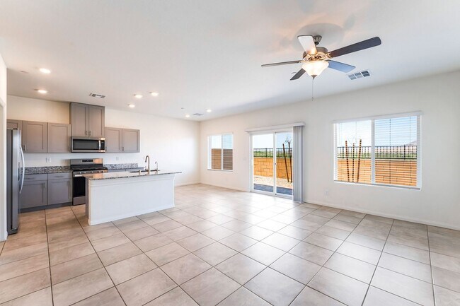 Foto del edificio - 3 Bedroom Home in Cadence
