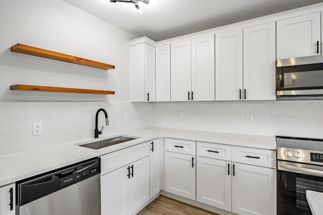 Building Photo - 61 Pennsylvania Ave