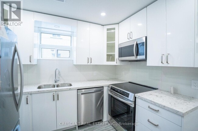 Building Photo - 19 Queen St W