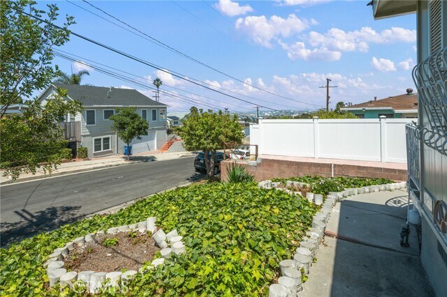 Building Photo - 1223 W Elberon Ave