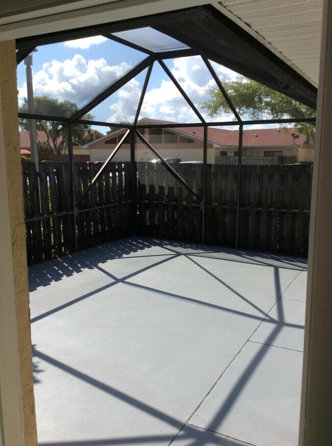 4383 Woodstock Dr, West Palm Beach, FL 33409 Townhome Rentals in West