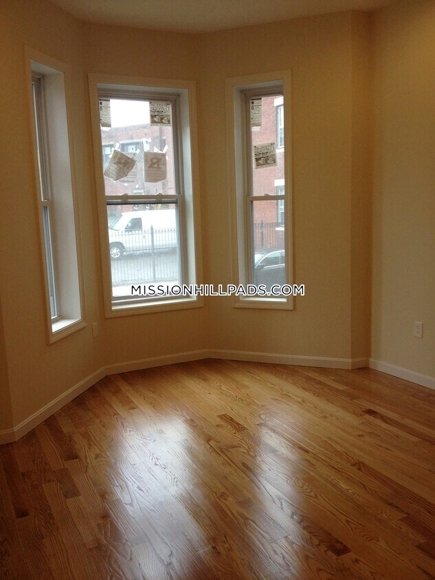Roxbury Apartment for rent 4 Bedrooms 1.5 Alquileres en Boston
